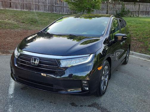 Crystal Black Pearl 2024 Honda Odyssey EX-L