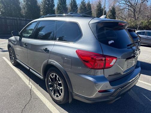 2020 Nissan Pathfinder SL 4WD