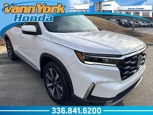 2023 Honda Pilot Touring 8-Passenger