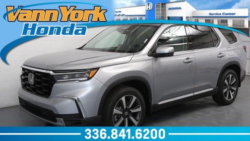 2025 Honda Pilot Touring 8-Passenger