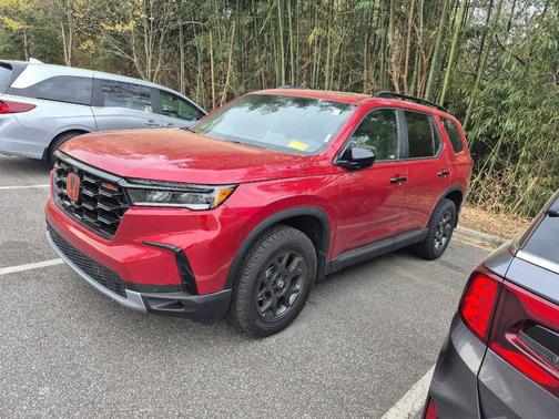 Radiant Red Metallic II 2025 Honda Pilot TrailSport