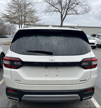 2023 Honda Pilot Touring 8-Passenger