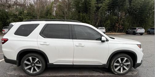2023 Honda Pilot Touring 8-Passenger