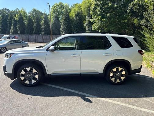 Platinum White 2026 Honda Pilot Touring 8-Passenger