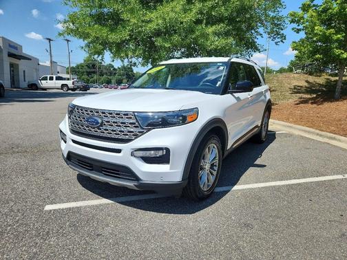 Star White Metallic Tri-Coat 2023 Ford Explorer Limited