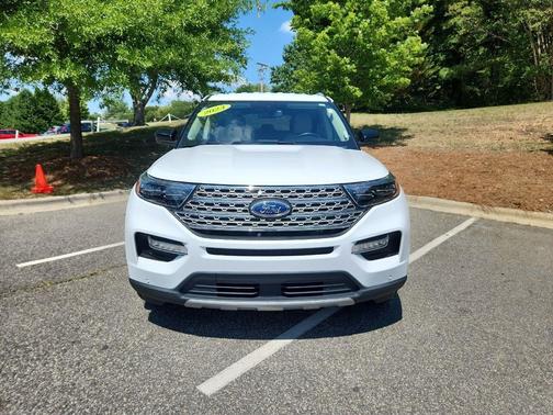 Star White Metallic Tri-Coat 2023 Ford Explorer Limited