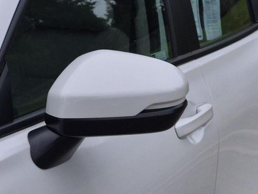 Platinum White Pearl 2024 Honda HR-V LX