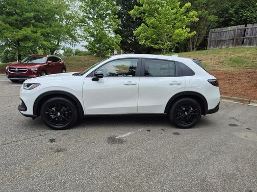 Platinum White 2026 Honda HR-V AWD Sport
