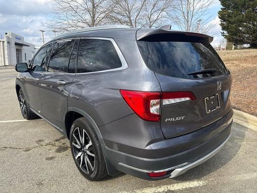2022 Honda Pilot Touring 8-Passenger