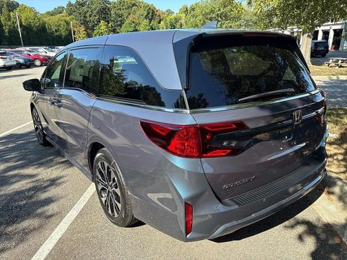 Smoke Blue Pearl 2027 Honda Odyssey Elite