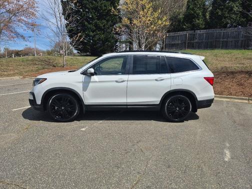 Platinum White 2022 Honda Pilot 2WD Special Edition