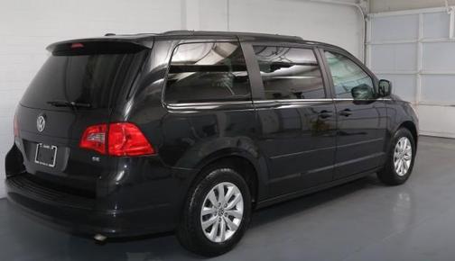 2012 Volkswagen Routan SE