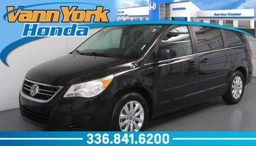 2012 Volkswagen Routan SE