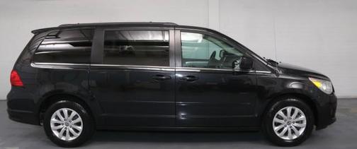 2012 Volkswagen Routan SE