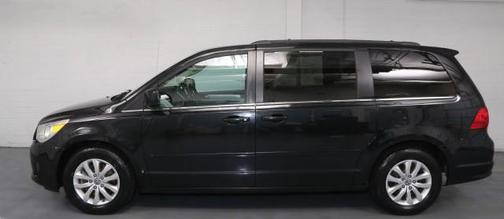 2012 Volkswagen Routan SE
