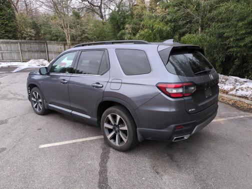 2023 Honda Pilot AWD Elite