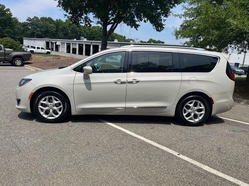 Tusk White 2017 Chrysler Pacifica Touring-L