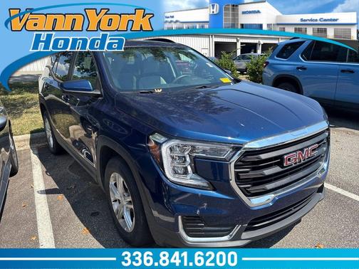 Marine Metallic 2022 GMC Terrain SLE
