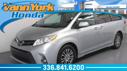 2020 Toyota Sienna XLE