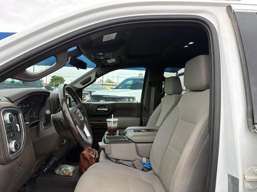 White 2019 GMC Sierra 1500 SLE