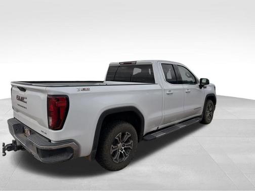 White 2019 GMC Sierra 1500 SLE