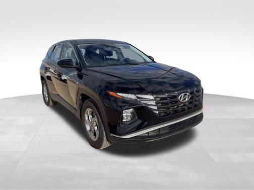 Black 2022 Hyundai TUCSON SE