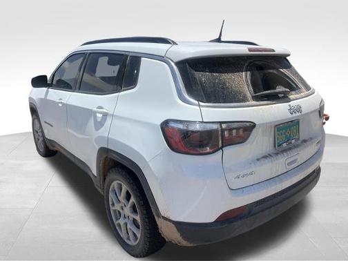 White 2024 Jeep Compass LATITUDE LUX