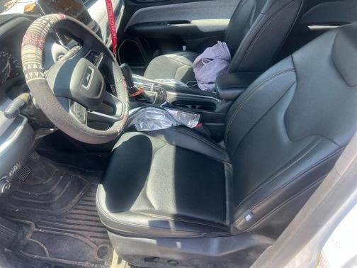 White 2024 Jeep Compass LATITUDE LUX