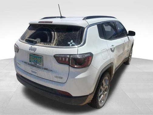 White 2024 Jeep Compass LATITUDE LUX