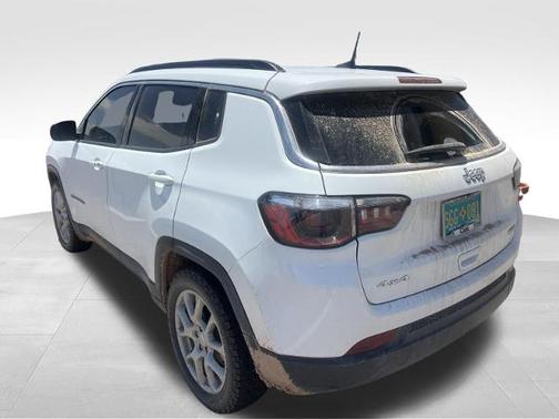 White 2024 Jeep Compass LATITUDE LUX