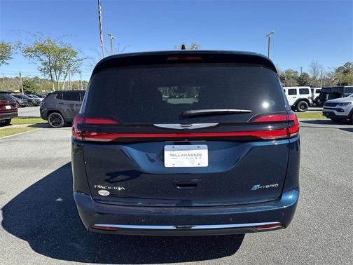 2025 Chrysler Pacifica Hybrid Select