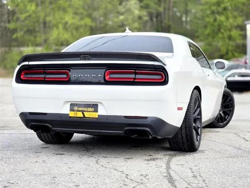2015 Dodge Challenger SRT Hellcat
