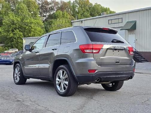 GREY 2013 Jeep Grand Cherokee Laredo