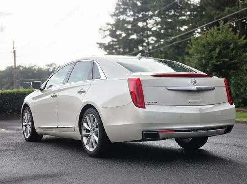 White Diamond Tricoat 2014 Cadillac XTS Premium