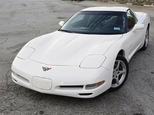 Speedway White 2002 Chevrolet Corvette Base