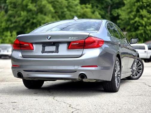 2018 BMW 530 530i