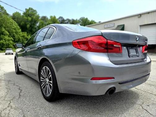 2018 BMW 530 530i