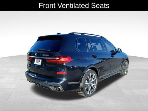 2022 BMW X7 M50i