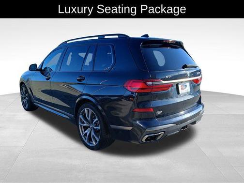 2022 BMW X7 M50i