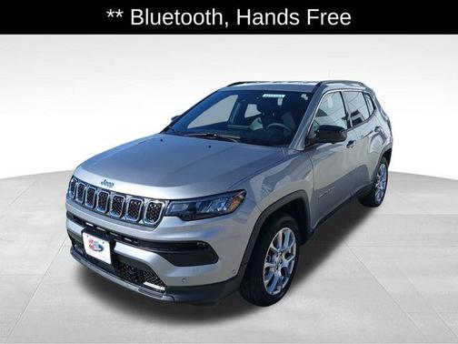 2024 Jeep Compass Latitude Lux
