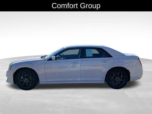 2022 Chrysler 300 Touring