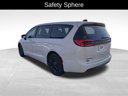 2024 Chrysler Pacifica Hybrid S Appearance Pkg