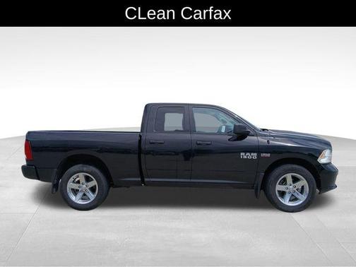 Brilliant Black Crystal Pearlcoat 2017 RAM 1500 Express