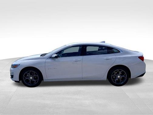 Summit White 2024 Chevrolet Malibu FWD 1LT