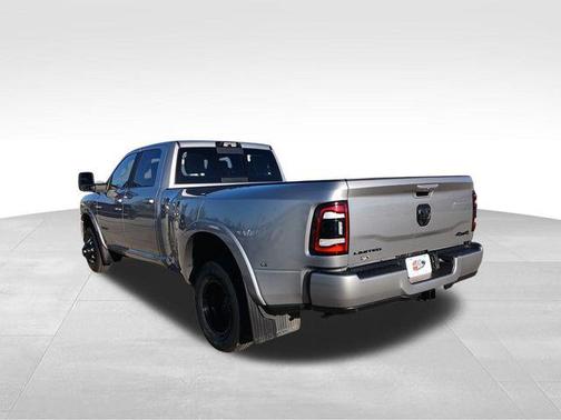 2023 RAM 3500 Limited Crew Cab 4x4 8' Box