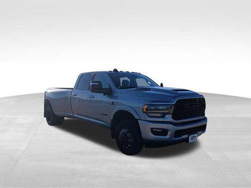 2023 RAM 3500 Limited Crew Cab 4x4 8' Box