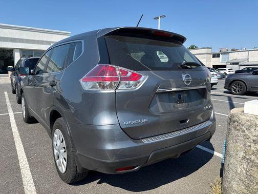 Gun Metallic 2016 Nissan Rogue S