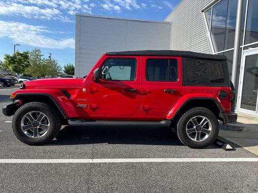 Firecracker Red Clearcoat 2022 Jeep Wrangler Unlimited Sahara
