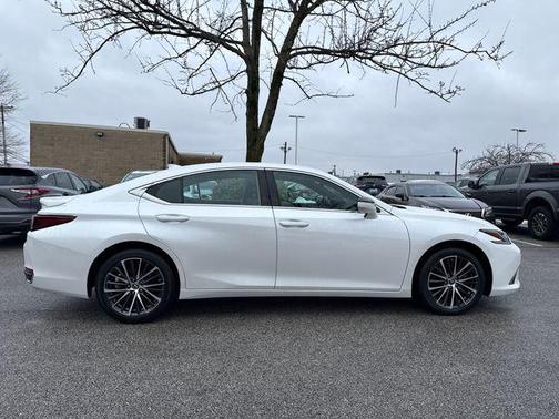 2024 Lexus ES 300h Base