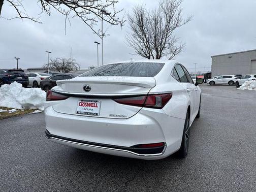 2024 Lexus ES 300h Base